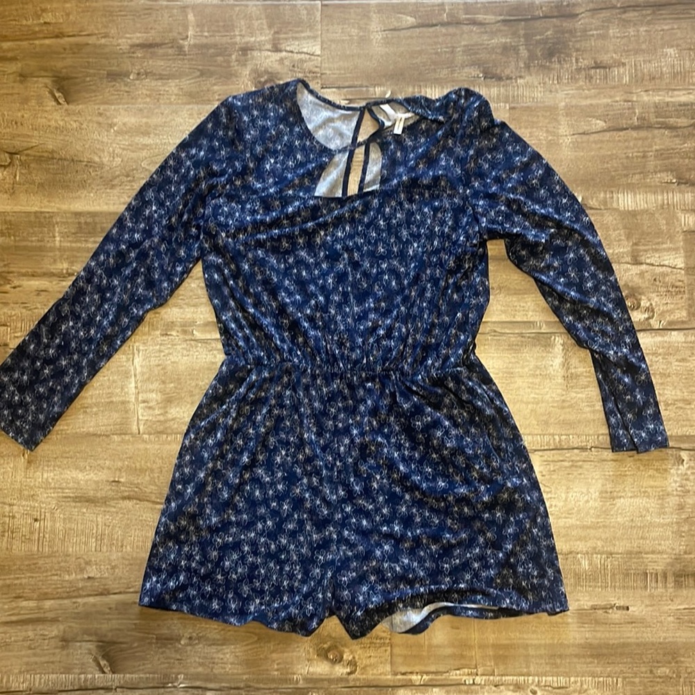 Bcbgeneration Romper Size Large - image 1